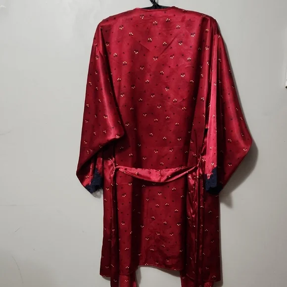 Natori Red and Black Women's Robe